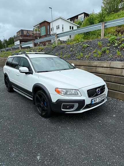 Volvo XC70 4 of 26