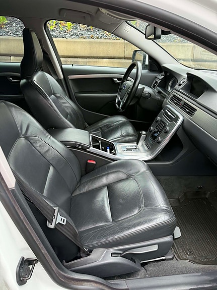 Volvo XC70 13 of 26