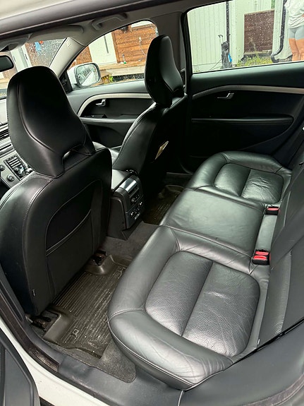 Volvo XC70 11 of 26