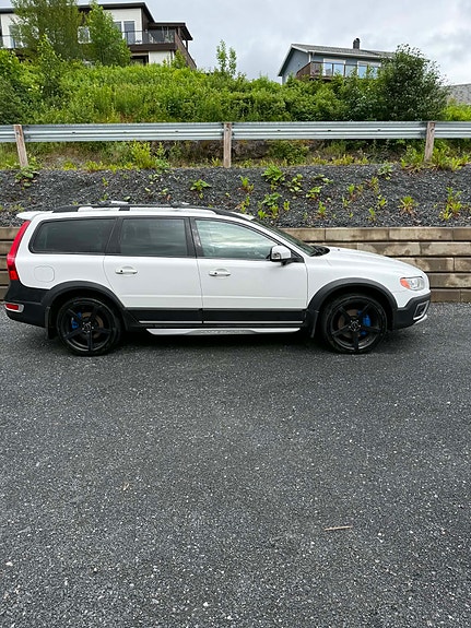 Volvo XC70 5 of 26