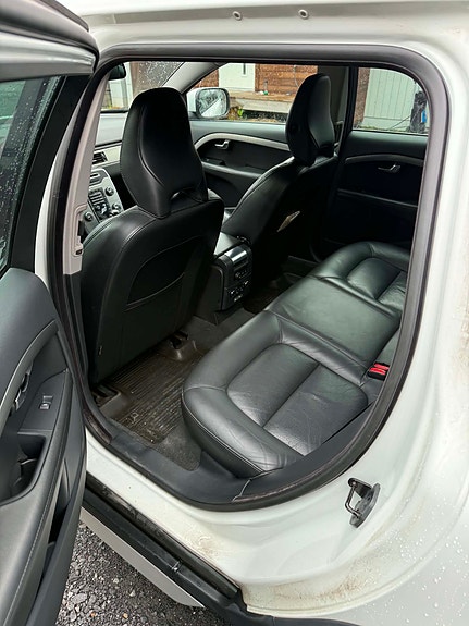 Volvo XC70 10 of 26