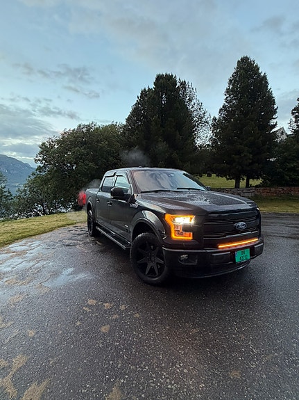 Ford F-150 4 of 5