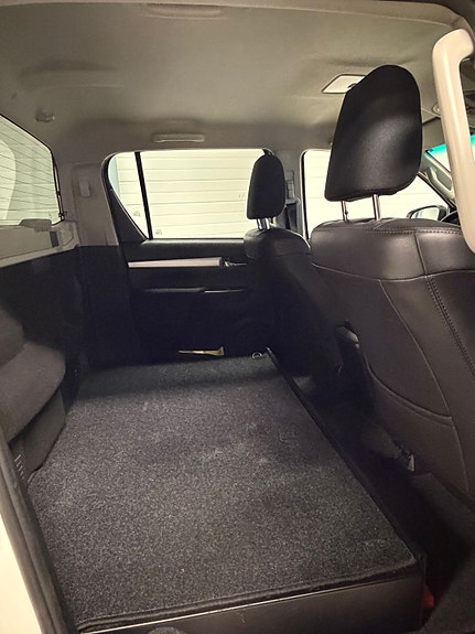 Toyota HiLux 26 of 26