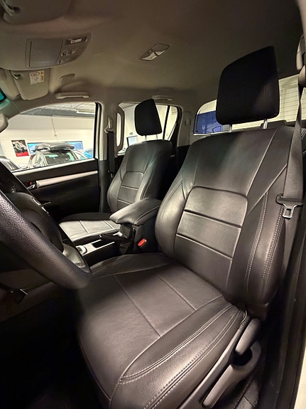 Toyota HiLux 11 of 26