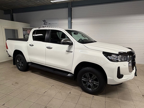Toyota HiLux 3 of 26