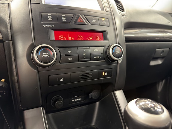 Kia Sorento 13 of 19