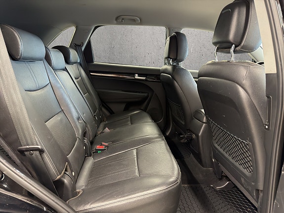 Kia Sorento 9 of 19