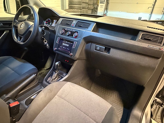 Volkswagen Caddy 16 of 24