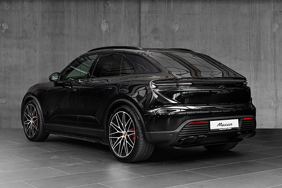 Porsche Macan 3 of 5