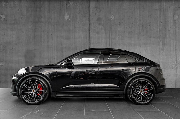 Porsche Macan 2 of 5