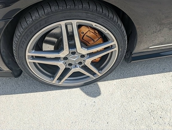 Mercedes-Benz CL63 12 of 25