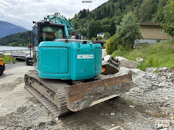 Kobelco Sk140SRLC-3 gravemaskin m/ tannskuffe, pusseskuffe og rototilt 6 of 28
