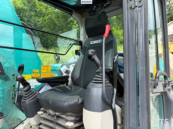 Kobelco Sk140SRLC-3 gravemaskin m/ tannskuffe, pusseskuffe og rototilt 17 of 28