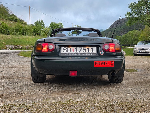 Mazda MX-5 3 of 5