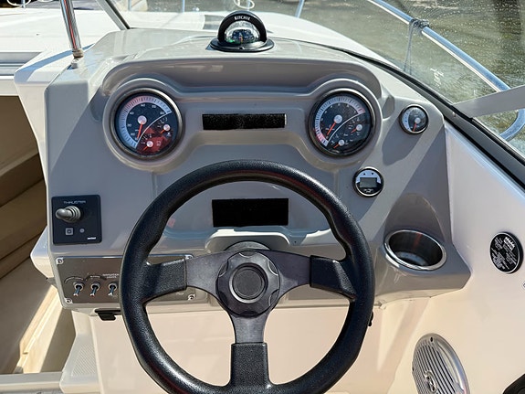 Bayliner 742 Cuddy m/Mercruicer 260 MPI V8 5,0 liter 13 of 25