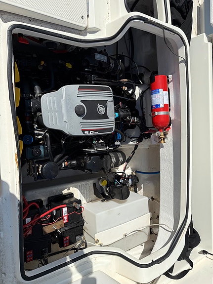 Bayliner 742 Cuddy m/Mercruicer 260 MPI V8 5,0 liter 16 of 25