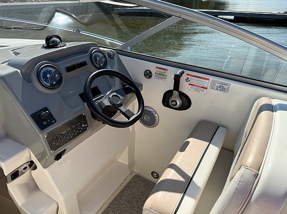Bayliner 742 Cuddy m/Mercruicer 260 MPI V8 5,0 liter 10 of 25