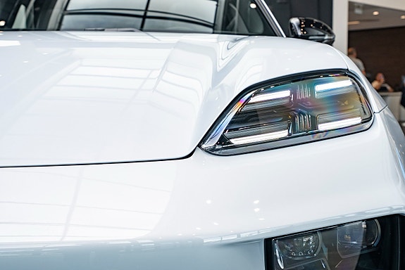Porsche Macan 3 of 5