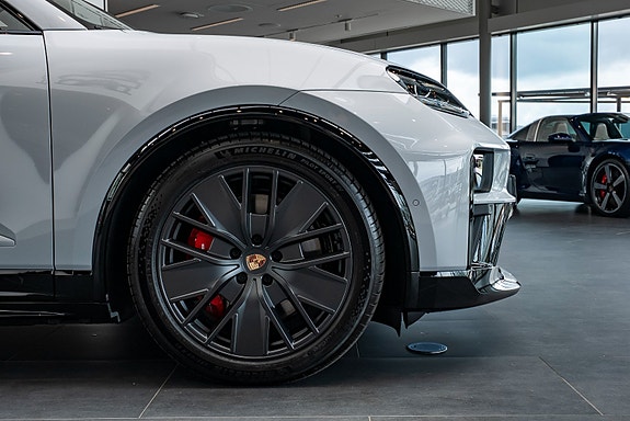 Porsche Macan 5 of 5