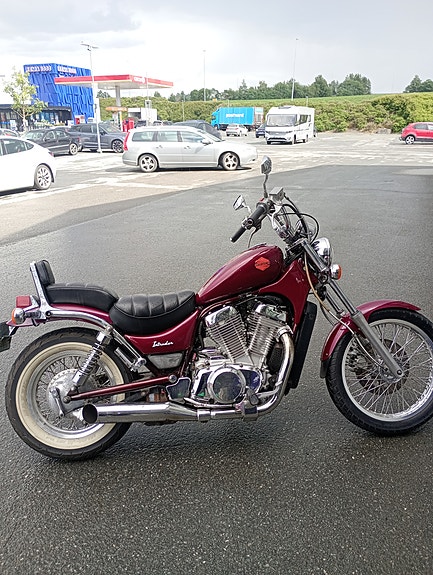 Suzuki VS 750 Intruder 3 of 5
