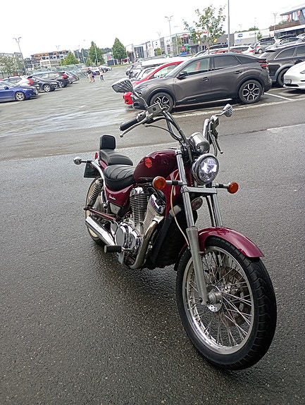 Suzuki VS 750 Intruder 2 of 5