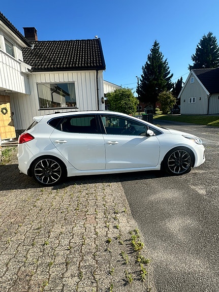 Kia Ceed 4 of 5