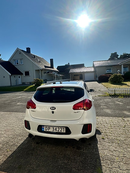 Kia Ceed 3 of 5