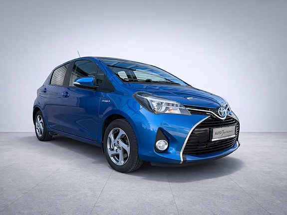 Toyota Yaris 2 of 5
