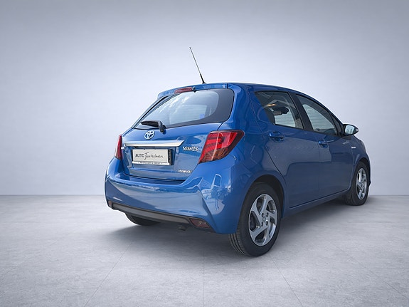 Toyota Yaris 4 of 5