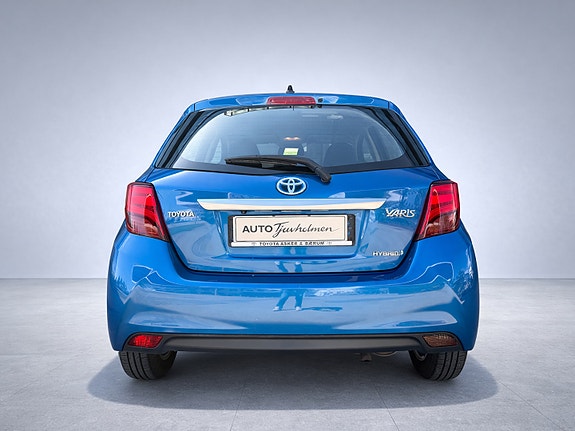Toyota Yaris 5 of 5