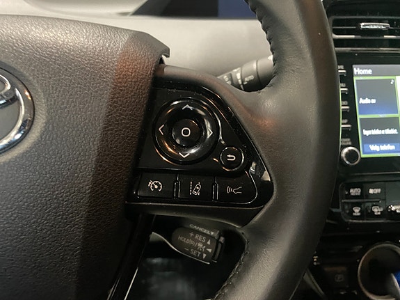 Toyota Prius Plug-in Hybrid 18 of 30
