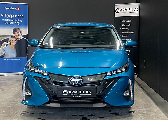 Toyota Prius Plug-in Hybrid 2 of 30