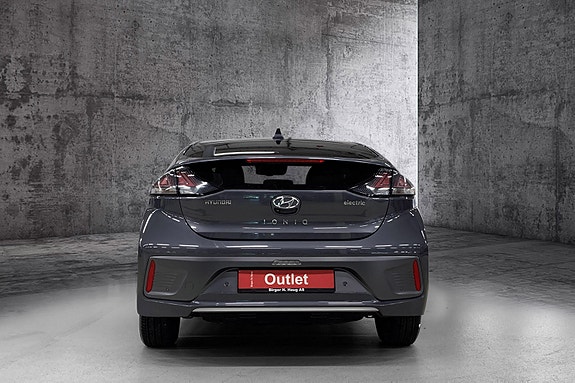Hyundai IONIQ 3 of 5