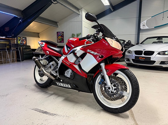 Yamaha R6 YZF R6 MYE PÅKOSTET//NYE DEKK//LAV KM//GODKJENT EKSOS 2 of 5