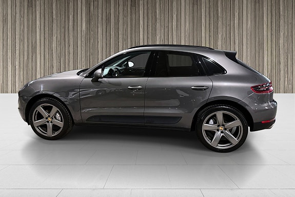Porsche Macan 4 of 5