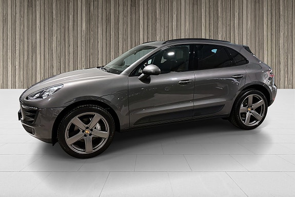 Porsche Macan 2 of 5