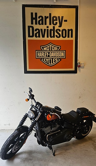 Harley-Davidson FXBBS Street Bob 114 2 of 5