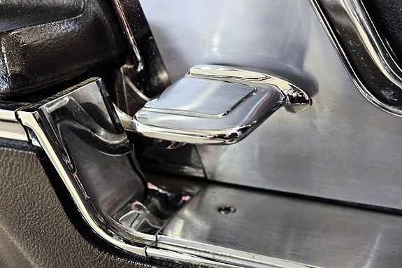 Buick Riviera 29 of 30