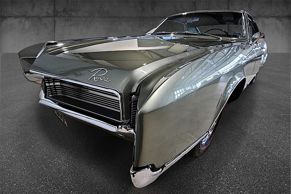 Buick Riviera 2 of 5