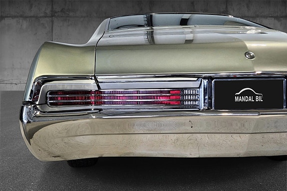 Buick Riviera 9 of 30