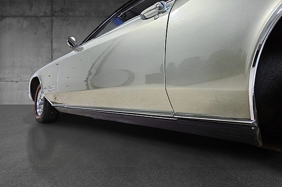 Buick Riviera 15 of 30