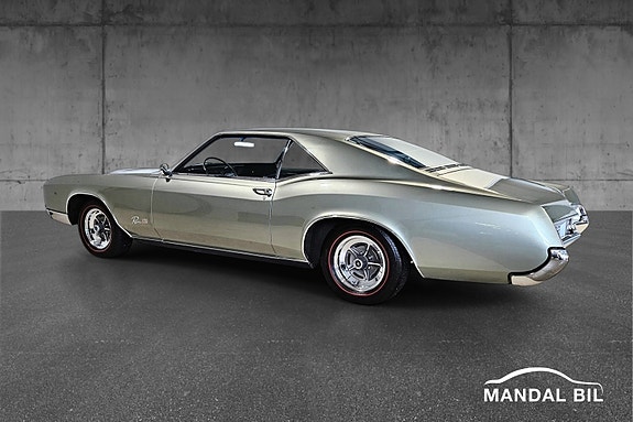 Buick Riviera 4 of 5