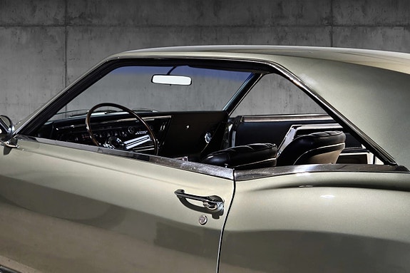 Buick Riviera 13 of 30