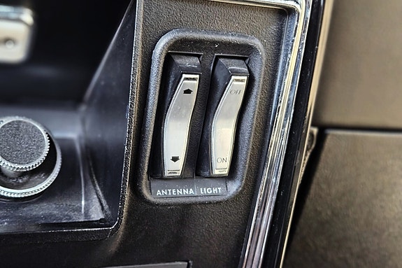 Buick Riviera 24 of 30