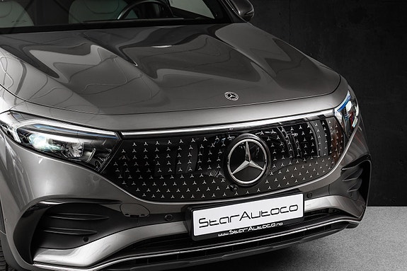 Mercedes-Benz EQB300 2 of 5
