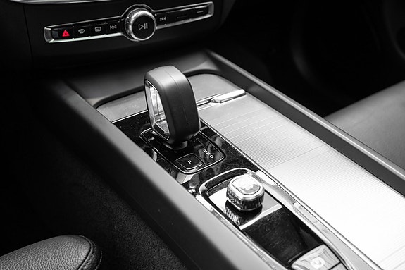 Volvo XC60 13 of 30