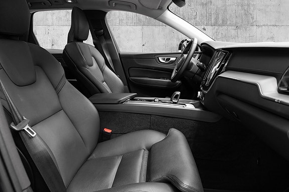 Volvo XC60 29 of 30