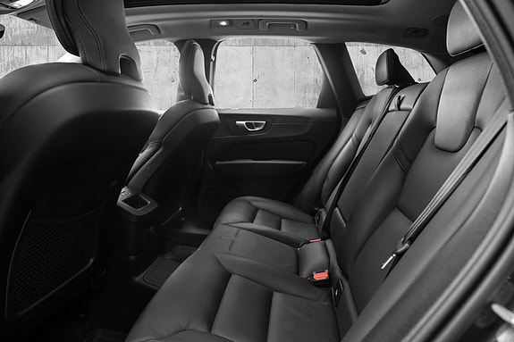 Volvo XC60 18 of 30