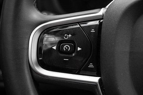 Volvo XC60 23 of 30