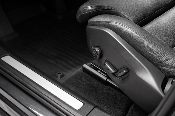 Volvo XC60 16 of 30